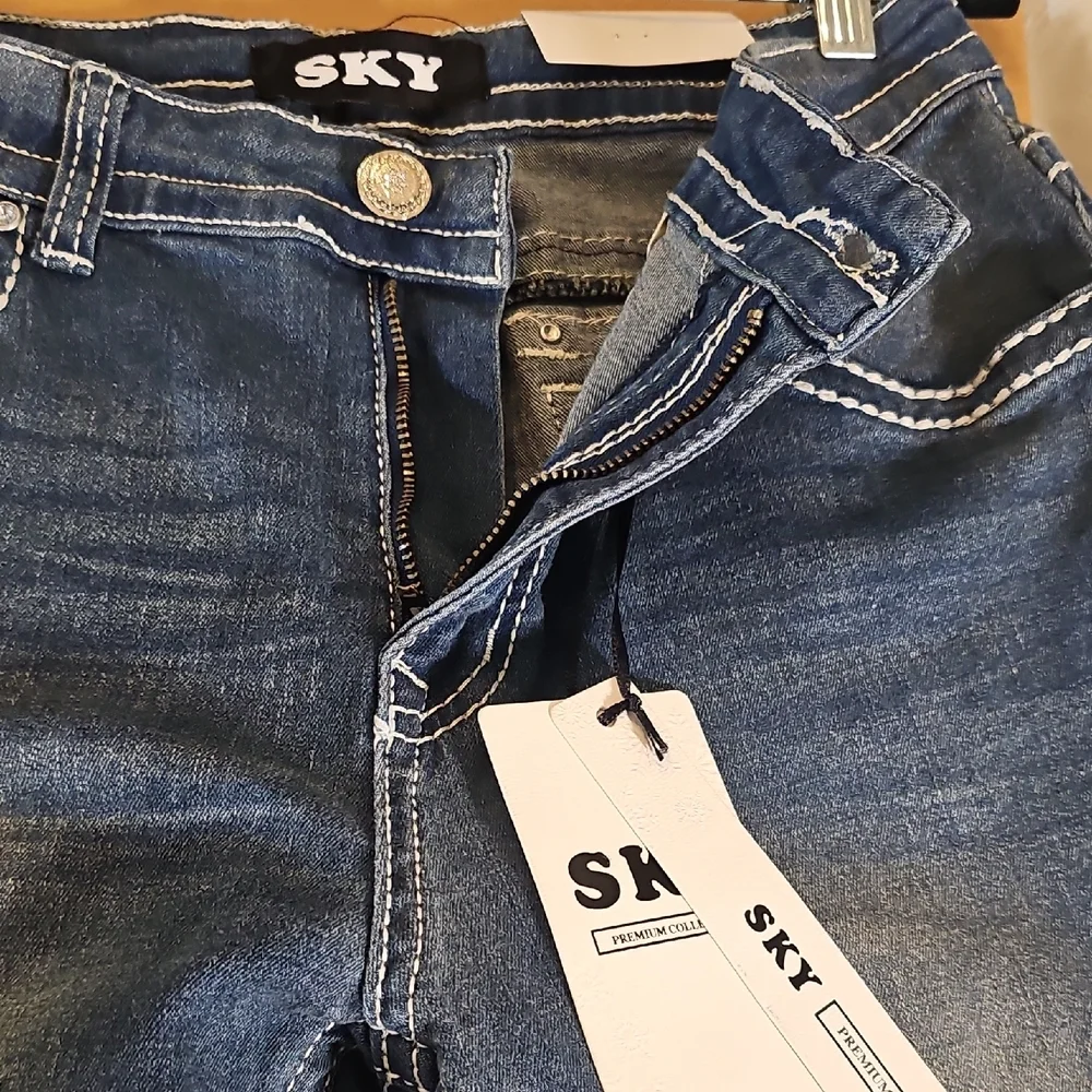 NEW Sky Super Soft Flare Juniors Embellished Denim Bling Jeans Size 13/14 - Picture 9 of 14